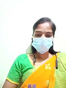 anusiya01 online show from October 3, 2025, 6:05 pm