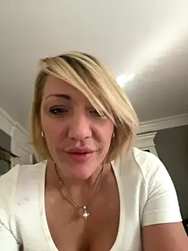 camdanz777 online show from September 22, 2025, 7:49 pm