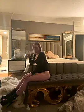 camdanz777 online show from October 1, 2025, 7:03 am