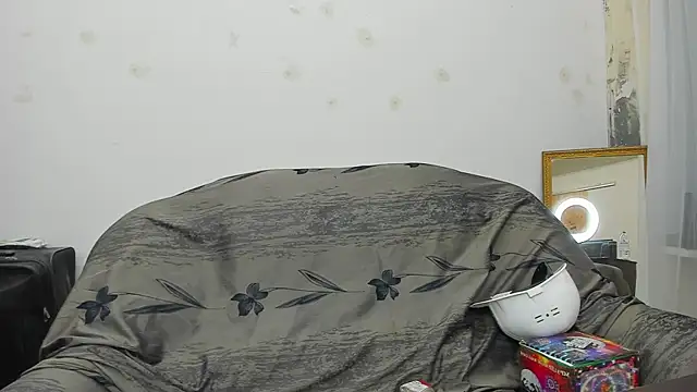 YourSuperModel online show from December 20, 2024, 7:33 am