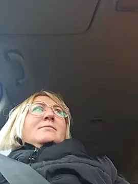 Snapshot of -Schweppes- chatting on January 3, 2025, 11:14 am -Schweppes- online show from January 3, 2025, 11:14 am