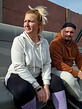 Snapshot of -Schweppes- chatting on March 7, 2025, 10:02 am -Schweppes- online show from March 7, 2025, 10:02 am