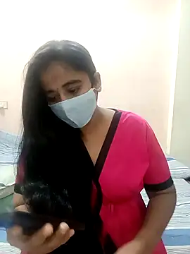 Snapshot of DIZZLING_DIVA chatting on December 23, 2024, 11:39 pm DIZZLING DIVA online show from December 23, 2024, 11:39 pm