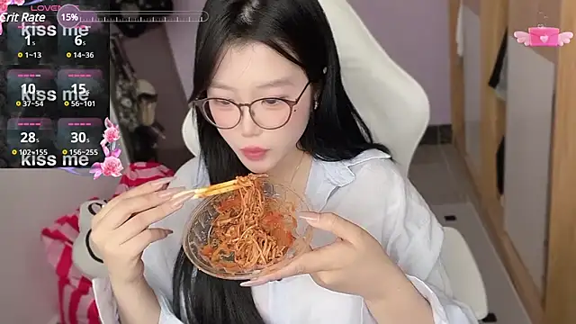 xiSSts online show from February 25, 2025, 3:52 am