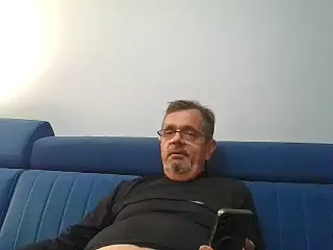 axecoman60 online show from February 1, 2025, 6:08 pm