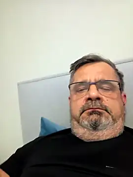 axecoman60 online show from February 5, 2026, 8:02 pm