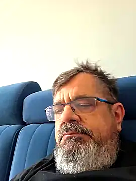 axecoman60 online show from March 31, 2026, 8:26 am