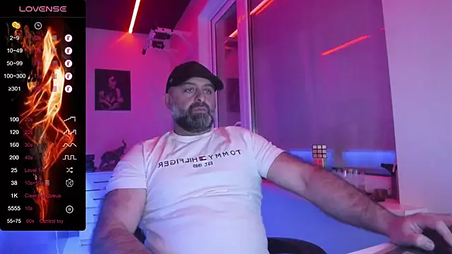 Snapshot of MAGABEAR077 chatting on May 5, 2026, 5:32 pm MAGABEAR077 online show from May 5, 2026, 5:32 pm