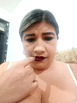 Snapshot of Hannahcandyy chatting on October 31, 2025, 12:44 am Hannahcandyy online show from October 31, 2025, 12:44 am