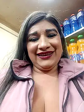 Snapshot of Hannahcandyy chatting on November 2, 2025, 5:21 am Hannahcandyy online show from November 2, 2025, 5:21 am