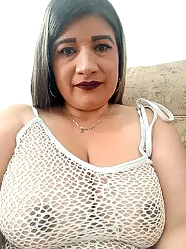 Hannahcandyy online show from February 8, 2026, 3:37 pm