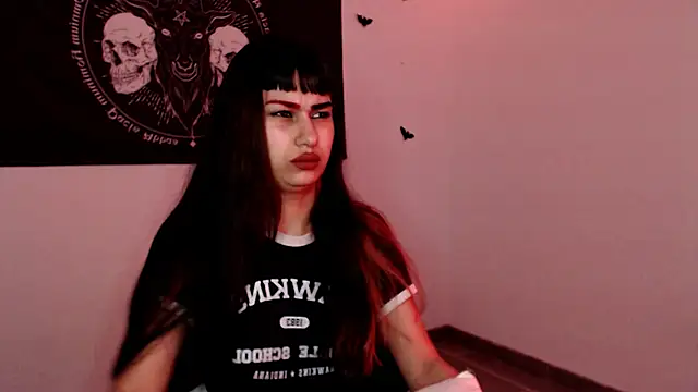 Little-Lucifer online show from November 4, 2025, 10:53 pm