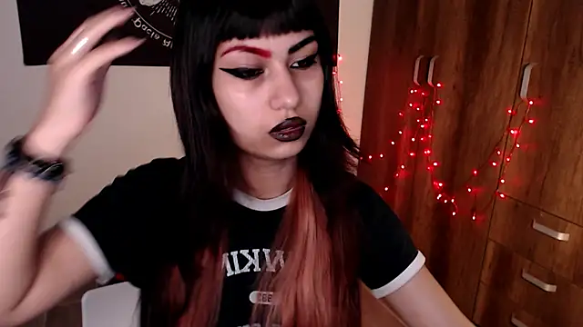 Snapshot of Little-Lucifer chatting on April 5, 2026, 5:21 pm Little-Lucifer online show from April 5, 2026, 5:21 pm
