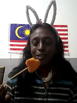 mamakarma1403 online show from November 21, 2025, 1:54 pm