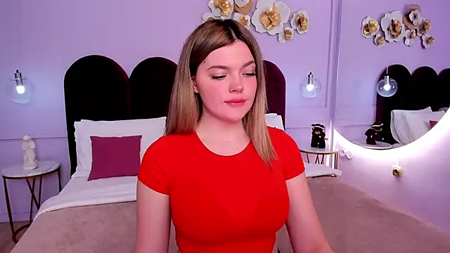 Snapshot of ZaraBloom chatting on March 18, 2025, 1:53 am ZaraBloom online show from March 18, 2025, 1:53 am