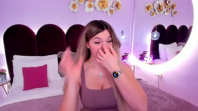 ZaraBloom online show from February 19, 2026, 3:19 pm