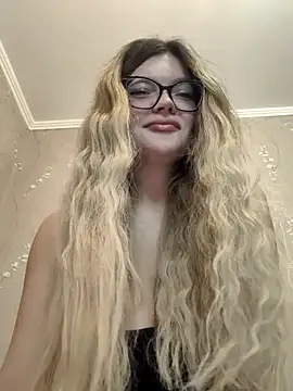 ZaraBloom online show from March 28, 2026, 4:28 pm