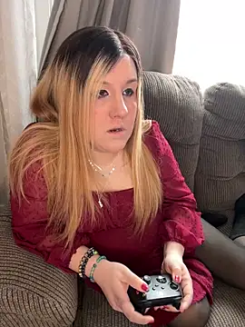 PuckBunny17 online show from February 8, 2025, 5:29 pm