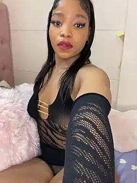 Snapshot of ItsLeyaa chatting on December 10, 2024, 9:54 pm ItsLeyaa online show from December 10, 2024, 9:54 pm