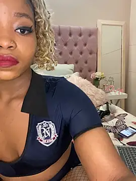 Snapshot of ItsLeyaa chatting on December 27, 2024, 9:11 pm ItsLeyaa online show from December 27, 2024, 9:11 pm