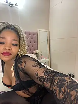 Snapshot of ItsLeyaa chatting on January 1, 2025, 12:11 am ItsLeyaa online show from January 1, 2025, 12:11 am