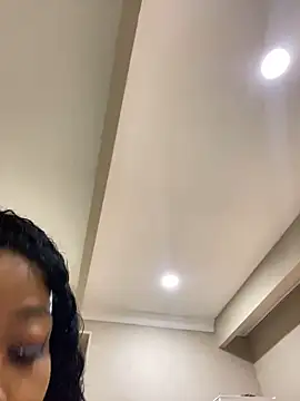 Snapshot of ItsLeyaa chatting on January 23, 2025, 1:30 am ItsLeyaa online show from January 23, 2025, 1:30 am