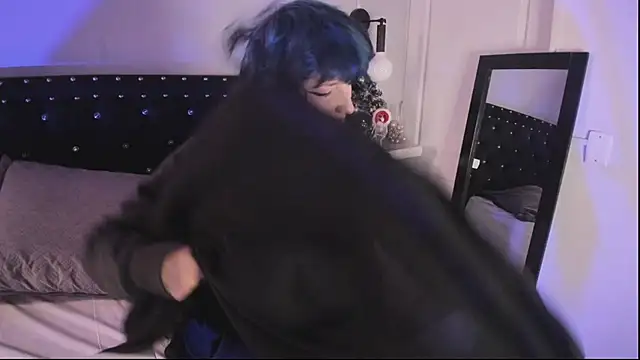 Ghosty Doll online show from December 4, 2025, 8:28 pm