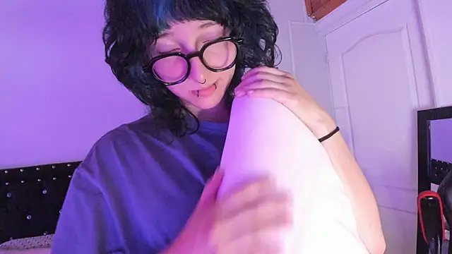 Ghosty Doll online show from December 20, 2025, 8:27 pm