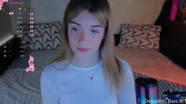 Snapshot of SpiceJessy chatting on March 22, 2025, 6:47 pm SpiceJessy online show from March 22, 2025, 6:47 pm