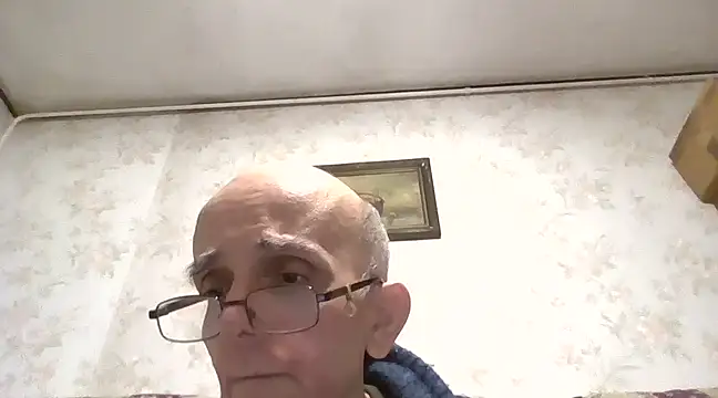 mariusica1xh online show from February 4, 2025, 9:31 pm