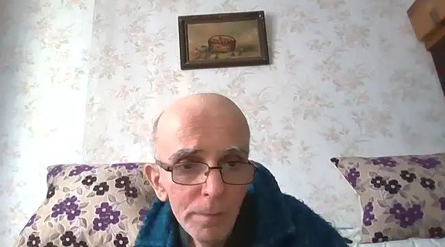 mariusica1xh online show from February 6, 2025, 9:11 am