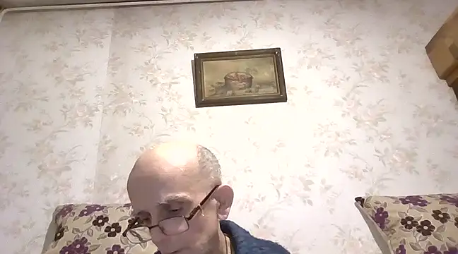 mariusica1xh online show from February 6, 2025, 9:28 pm