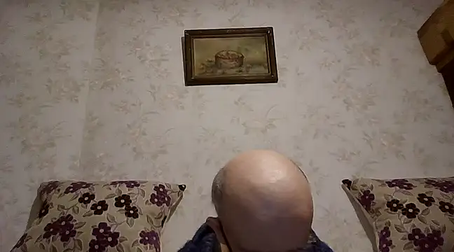 mariusica1xh online show from February 8, 2025, 4:25 pm