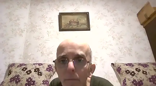 mariusica1xh online show from February 9, 2025, 7:19 pm