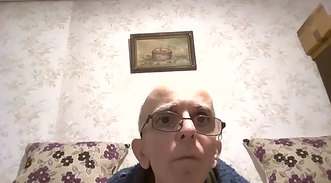 mariusica1xh online show from February 12, 2025, 12:05 am