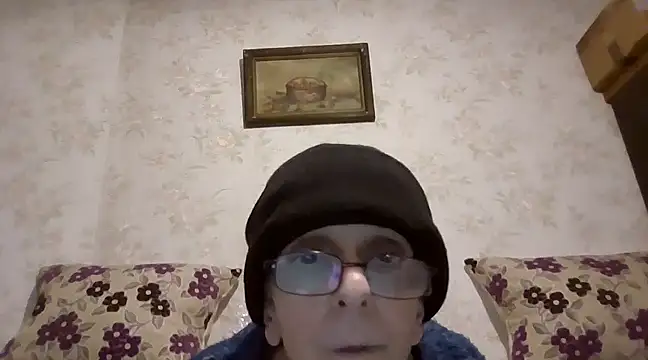 mariusica1xh online show from February 13, 2025, 2:23 am