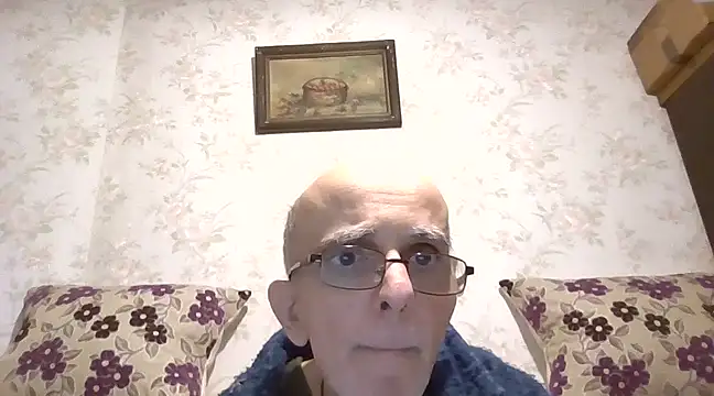 mariusica1xh online show from February 14, 2025, 10:47 pm