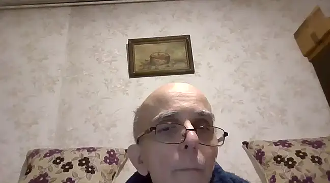 mariusica1xh online show from March 1, 2025, 9:48 pm