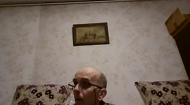 mariusica1xh online show from March 5, 2025, 5:08 pm