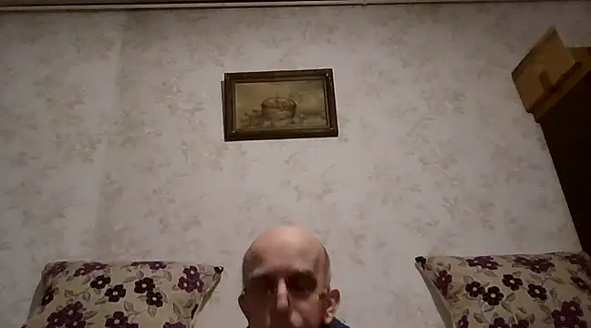 mariusica1xh online show from March 11, 2025, 5:13 pm