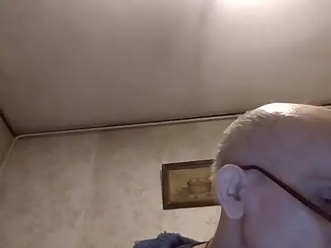 mariusica1xh online show from December 17, 2025, 4:13 pm