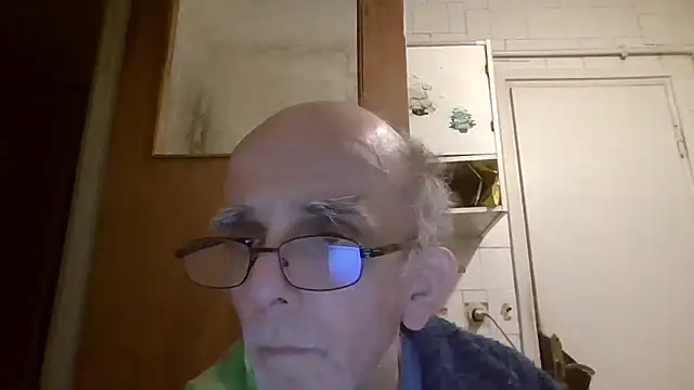 Snapshot of mariusica1@xh chatting on March 19, 2026, 8:02 pm mariusica1xh online show from March 19, 2026, 8:02 pm