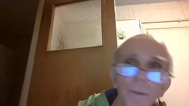 Snapshot of mariusica1@xh chatting on April 5, 2026, 8:06 pm mariusica1xh online show from April 5, 2026, 8:06 pm