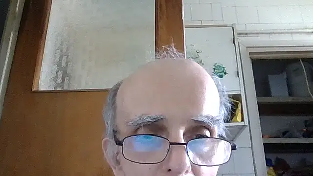 Snapshot of mariusica1@xh chatting on April 7, 2026, 11:54 am mariusica1xh online show from April 7, 2026, 11:54 am