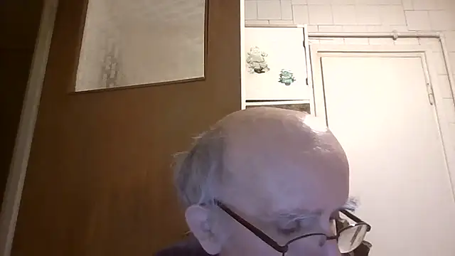 Snapshot of mariusica1@xh chatting on April 8, 2026, 9:26 pm mariusica1xh online show from April 8, 2026, 9:26 pm