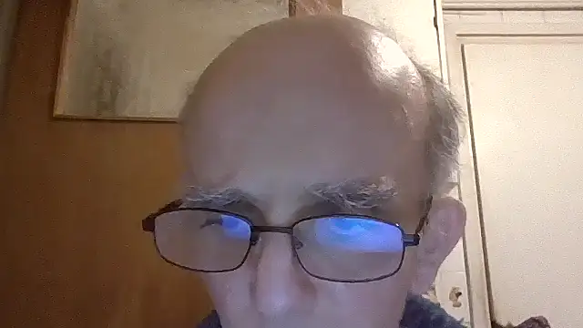 Snapshot of mariusica1@xh chatting on April 15, 2026, 8:31 pm mariusica1xh online show from April 15, 2026, 8:31 pm