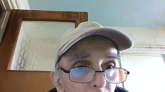 Snapshot of mariusica1@xh chatting on April 16, 2026, 8:48 am mariusica1xh online show from April 16, 2026, 8:48 am