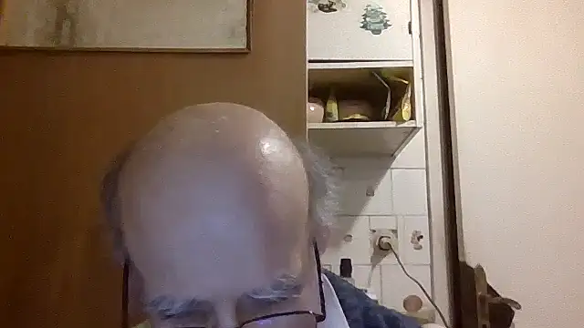 Snapshot of mariusica1@xh chatting on April 28, 2026, 8:14 pm mariusica1xh online show from April 28, 2026, 8:14 pm