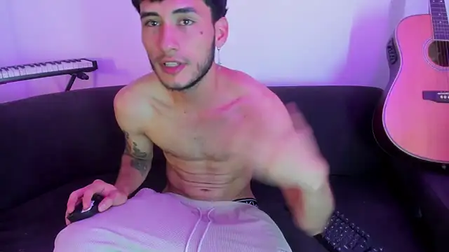 Henrikk senn online show from November 11, 2025, 12:10 am