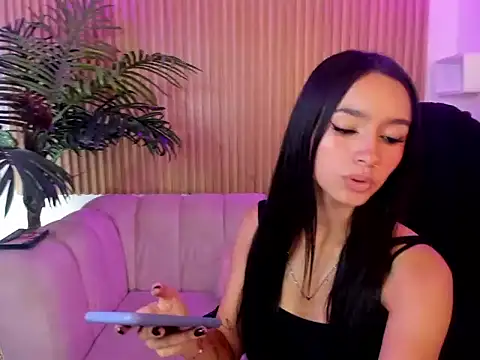 sophie ws online show from December 2, 2025, 11:11 pm